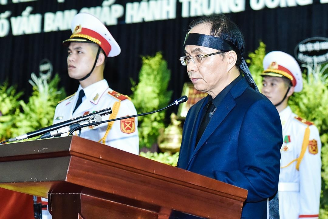 Loi dap tu cua con trai dai tuong Le Duc Anh hinh anh