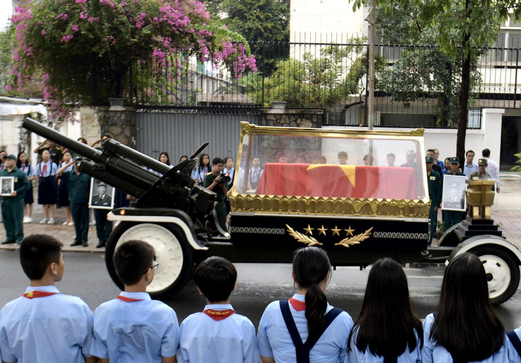 Truc tiep le an tang dai tuong Le Duc Anh hinh anh