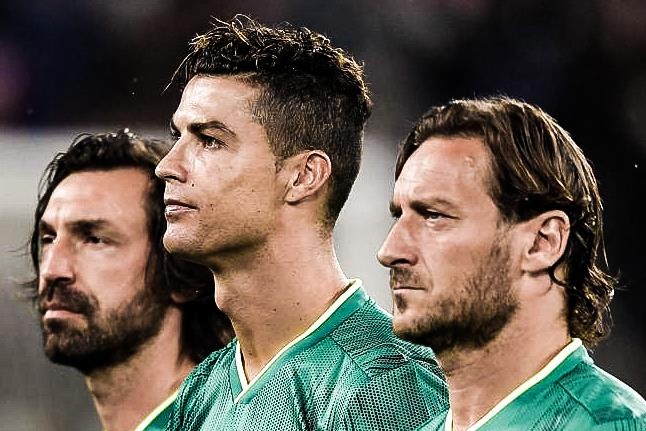 Doi thu quy lay Ronaldo trong ngay da cap cung Totti hinh anh