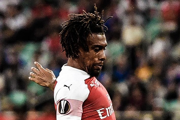 Sieu pham volley tu ngoai vung cam lam tung luoi Chelsea hinh anh