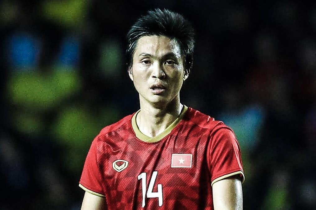 Man trinh dien cua Tuan Anh trong ngay tro lai tuyen Viet Nam hinh anh