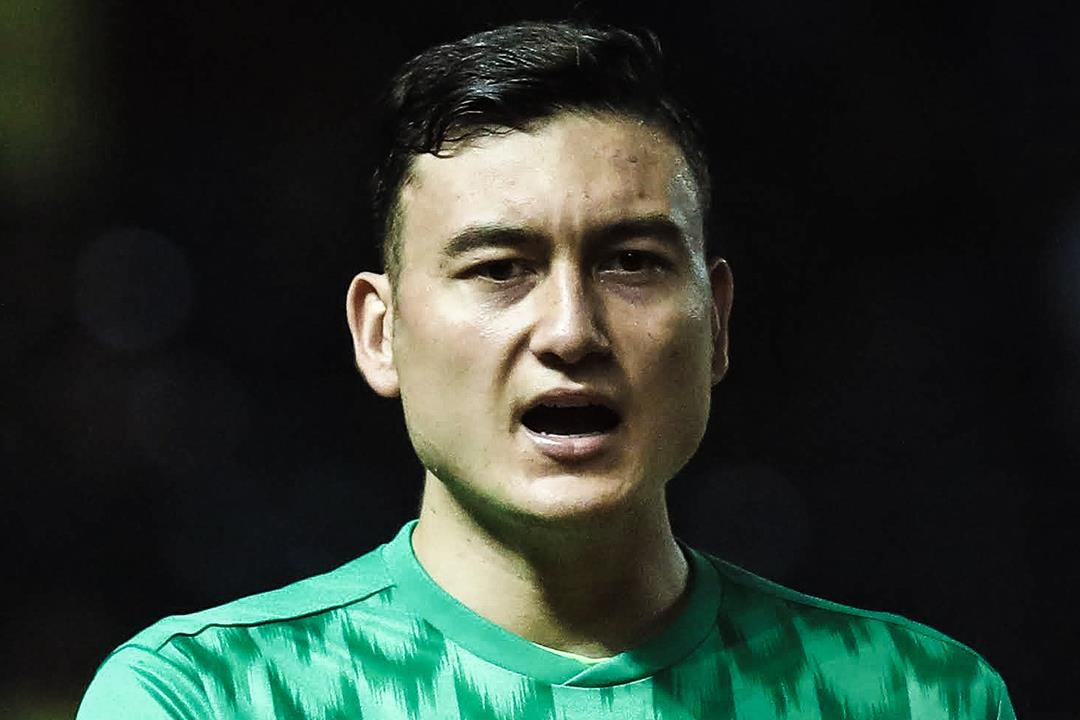 Dang Van Lam gap nhieu may man trong tran thang Thai Lan hinh anh