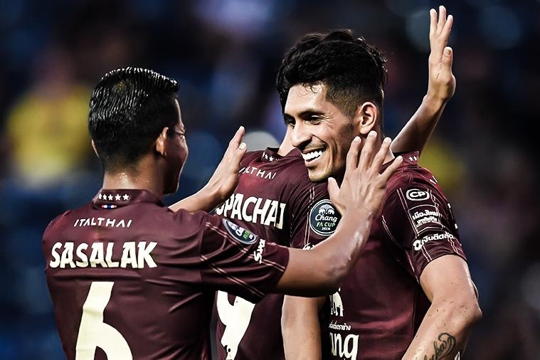 Doi bong cua Xuan Truong thang dam tai cup FA Thai Lan hinh anh