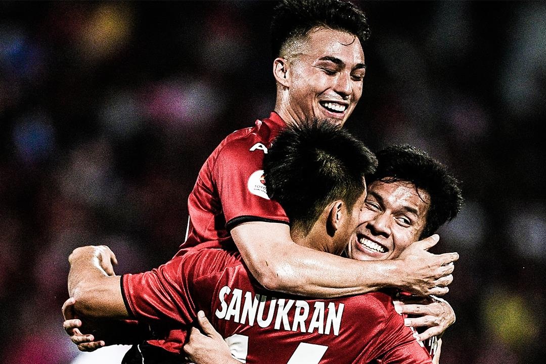 Doi cua Van Lam thang dam tai Thai League hinh anh