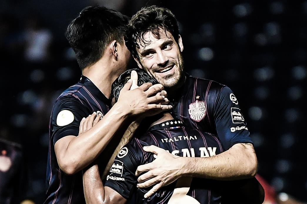 Doi cua Xuan Truong tiep tuc thang dam tai Thai League hinh anh