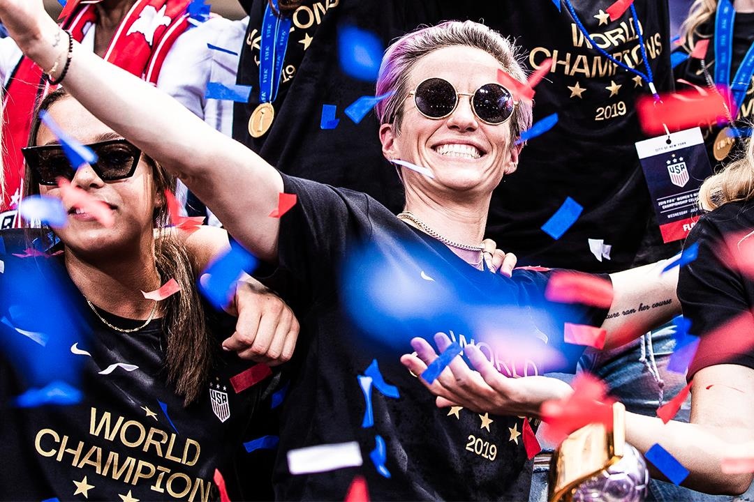 Tuyen My doi binh dang luong trong ngay dieu hanh mung chuc vo dich hinh anh