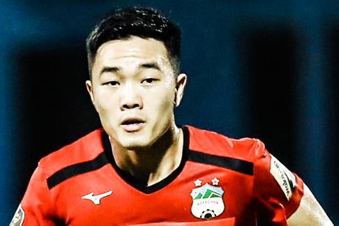 Khoanh khac an y cua Xuan Truong va Tuan Anh trong ngay tai hop hinh anh