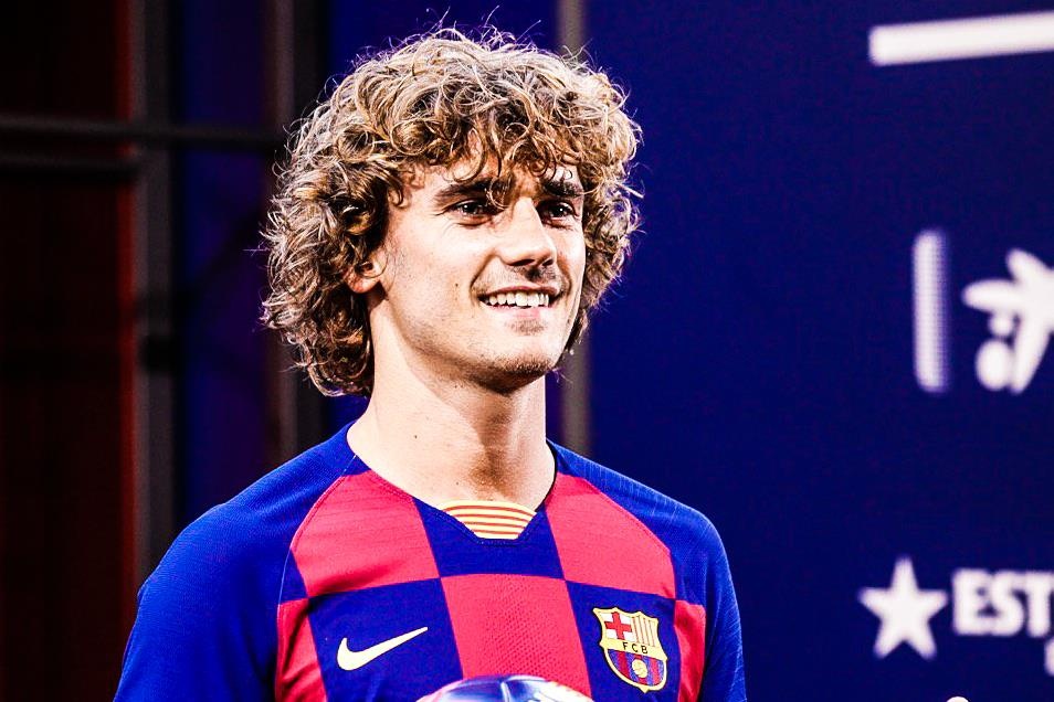 He lo so ao chinh thuc cua Griezmann tai Barca hinh anh