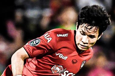 Dong doi cua Van Lam sai lam khien Muangthong thua Thai Port 0-2 hinh anh