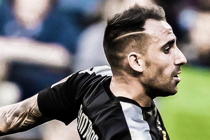 Cuu sao Barca lop bong ghi ban tu ngoai khu vuc cam dia hinh anh