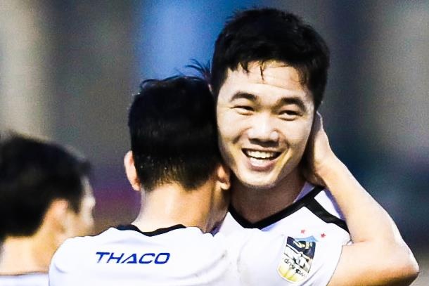 Xuan Truong sut xa tung luoi CLB Ha Noi hinh anh