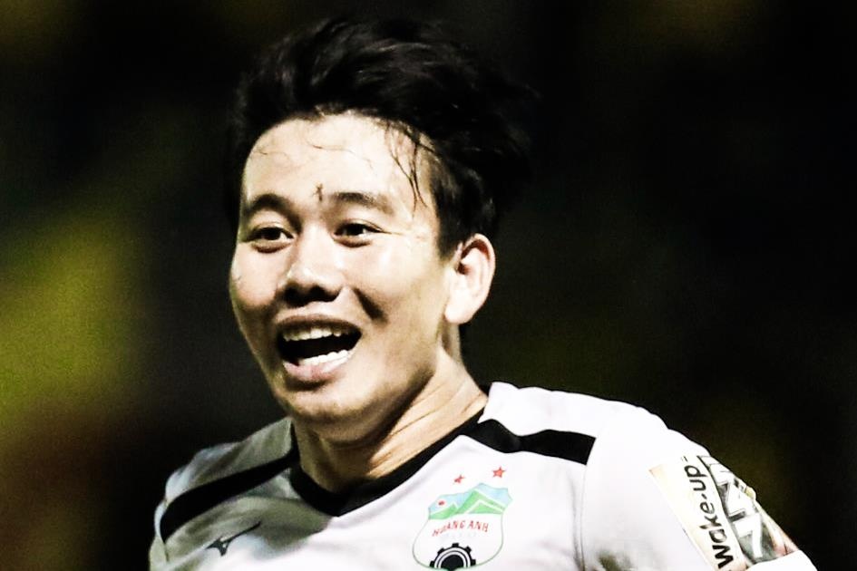 Van Toan kien tao cho Minh Vuong ghi ban o phut 90+2 hinh anh