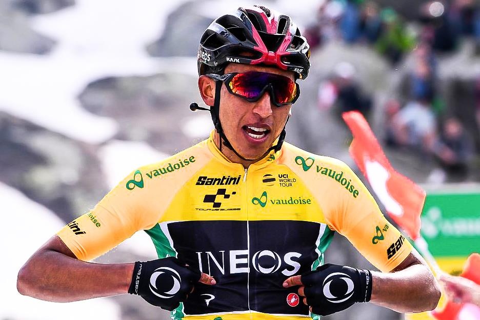 Khoanh khac dang quang cua tay dua tre nhat Tour de France sau 110 nam hinh anh