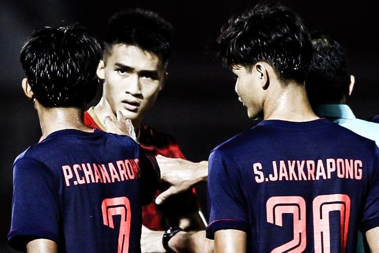 Tinh huong xo xat giua U18 Viet Nam va Thai Lan hinh anh