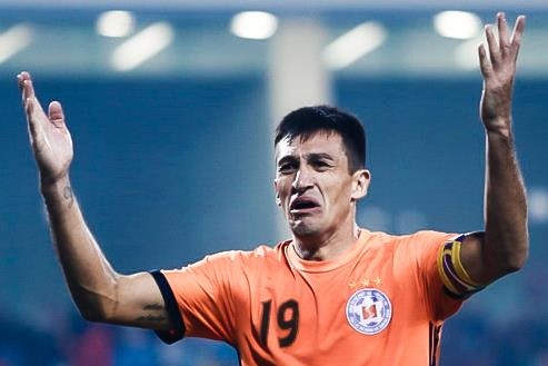 Do Merlo da hong 11 m, CLB Da Nang thua doi Ha Noi 1-2 hinh anh