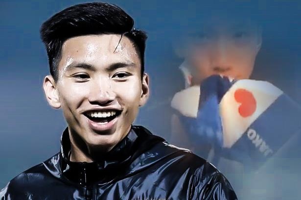 Van Hau hon huy hieu Heerenveen trong ngay ra mat hinh anh