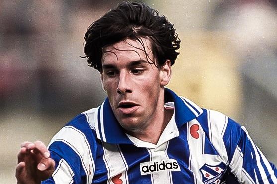 Van Nistelrooy mot thoi tung hoanh o doi moi cua Van Hau hinh anh