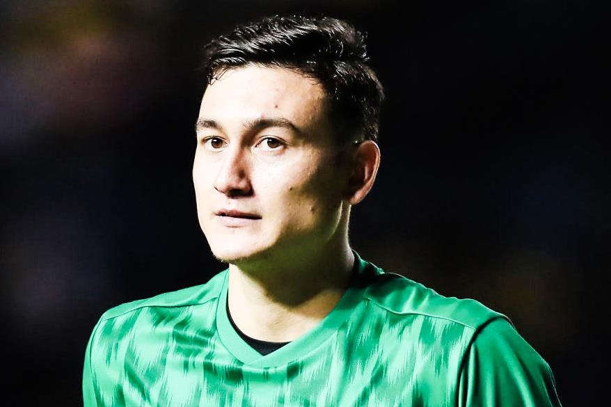 Van Lam pha bong hong trong tran gap Thai Lan hinh anh