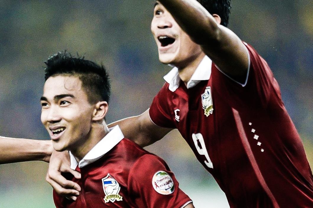 Chanathip va dong doi tung ha tuyen Trung Quoc 5-1 hinh anh