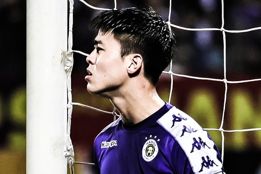 Sai lam cua Duy Manh trong tran CLB Ha Noi gap Viettel hinh anh