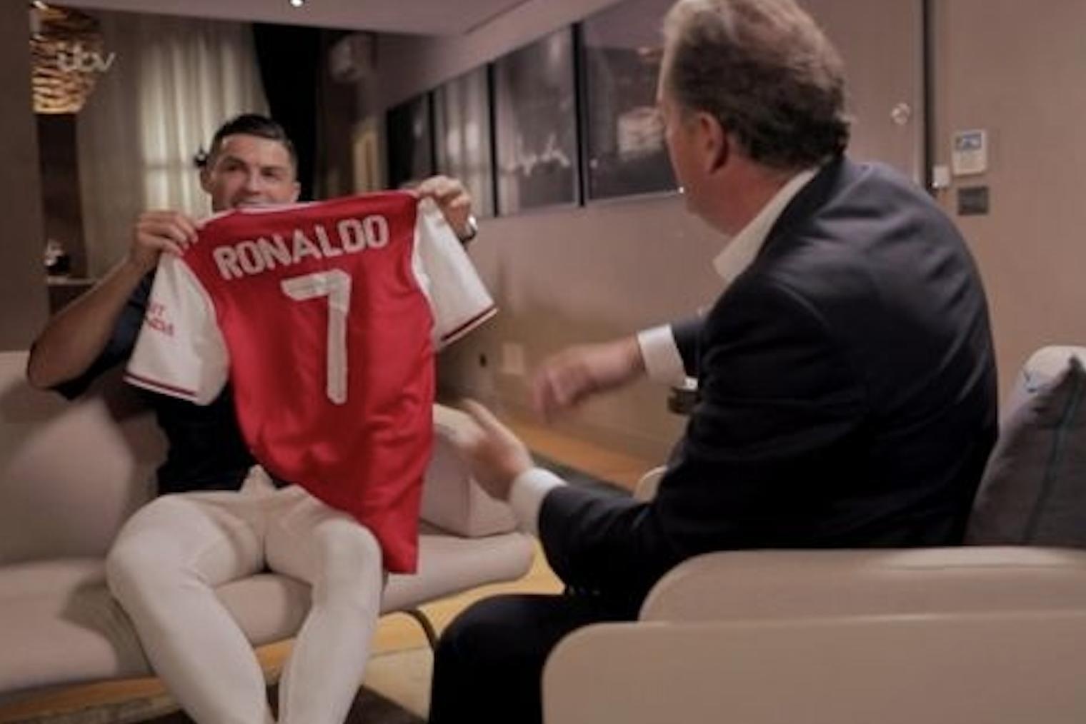 Ronaldo: 'Toi chi con mot buoc la den Arsenal' hinh anh