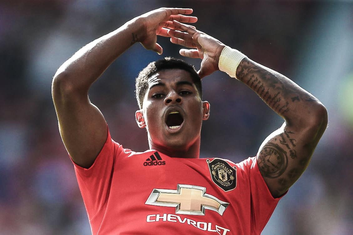 Huyen thoai MU che Rashford chua du suc thay Lukaku hinh anh