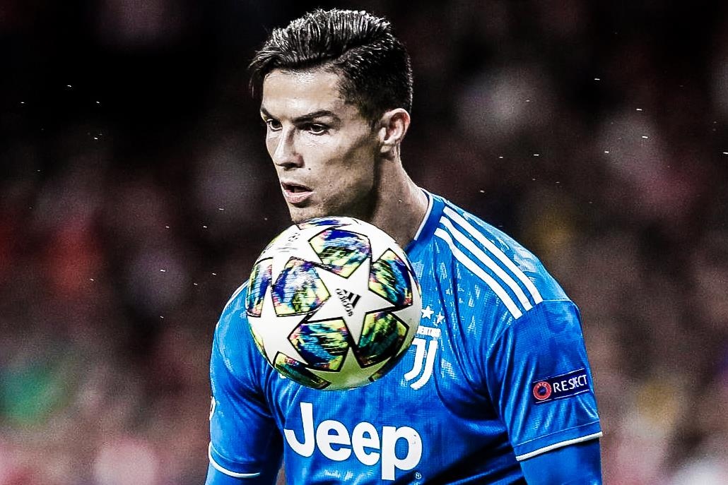HLV Sarri: 'Ronaldo sut trung dich 3 lan truoc Atletico la tot roi' hinh anh
