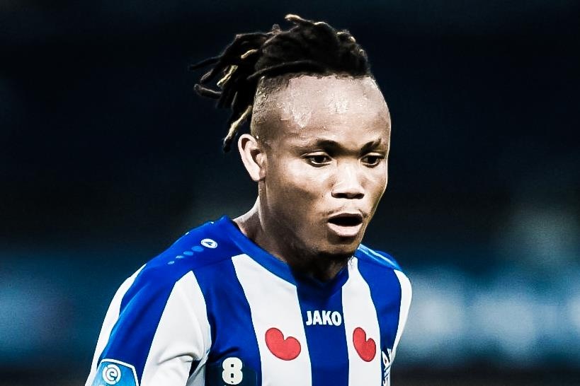 Ban go hoa cua Heerenveen truoc Utrecht hinh anh