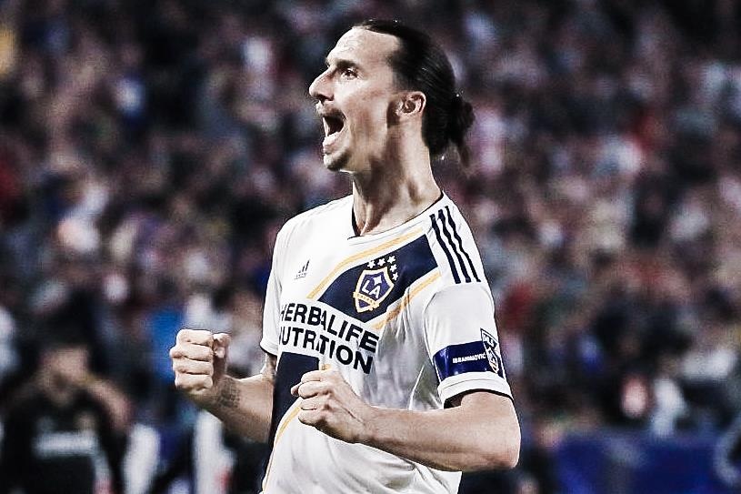 Ibrahimovic ghi ban va kien tao tren dat My hinh anh