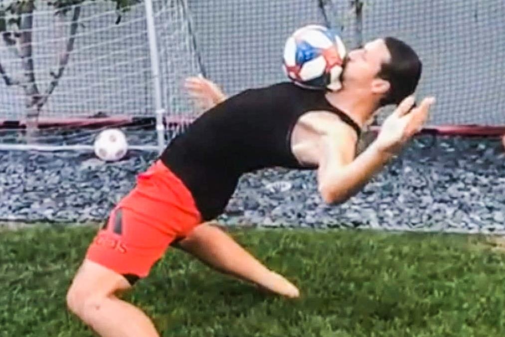 Ibrahimovic thach thuc Pogba tren trang ca nhan hinh anh