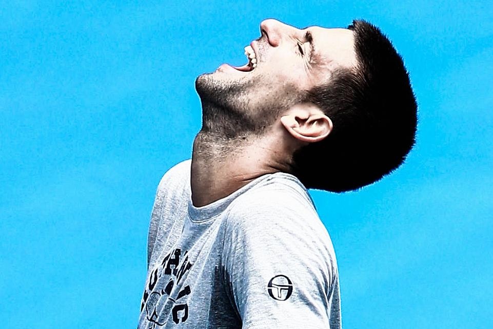 Djokovic gay cuoi khi chien thang vo si sumo hinh anh