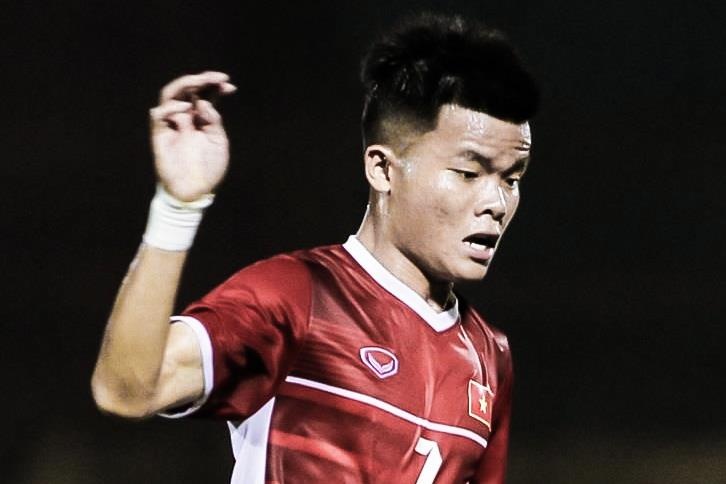 Tran Manh Quynh xu ly ky thuat vuot qua hau ve U19 Han Quoc hinh anh