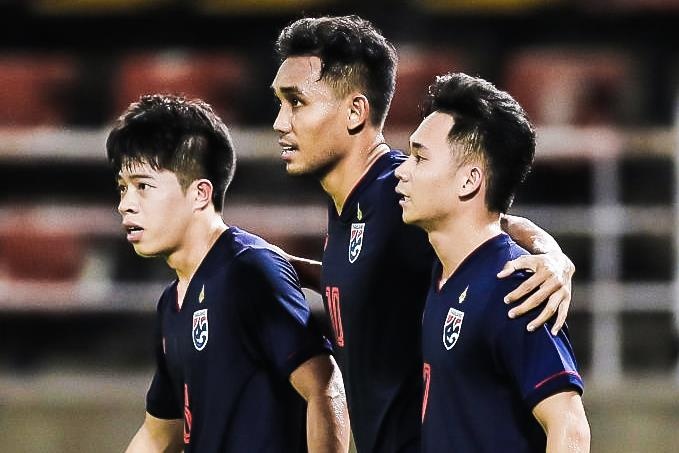 Thai Lan ha UAE 2-1 trong ngay Dangda ghi ban hinh anh