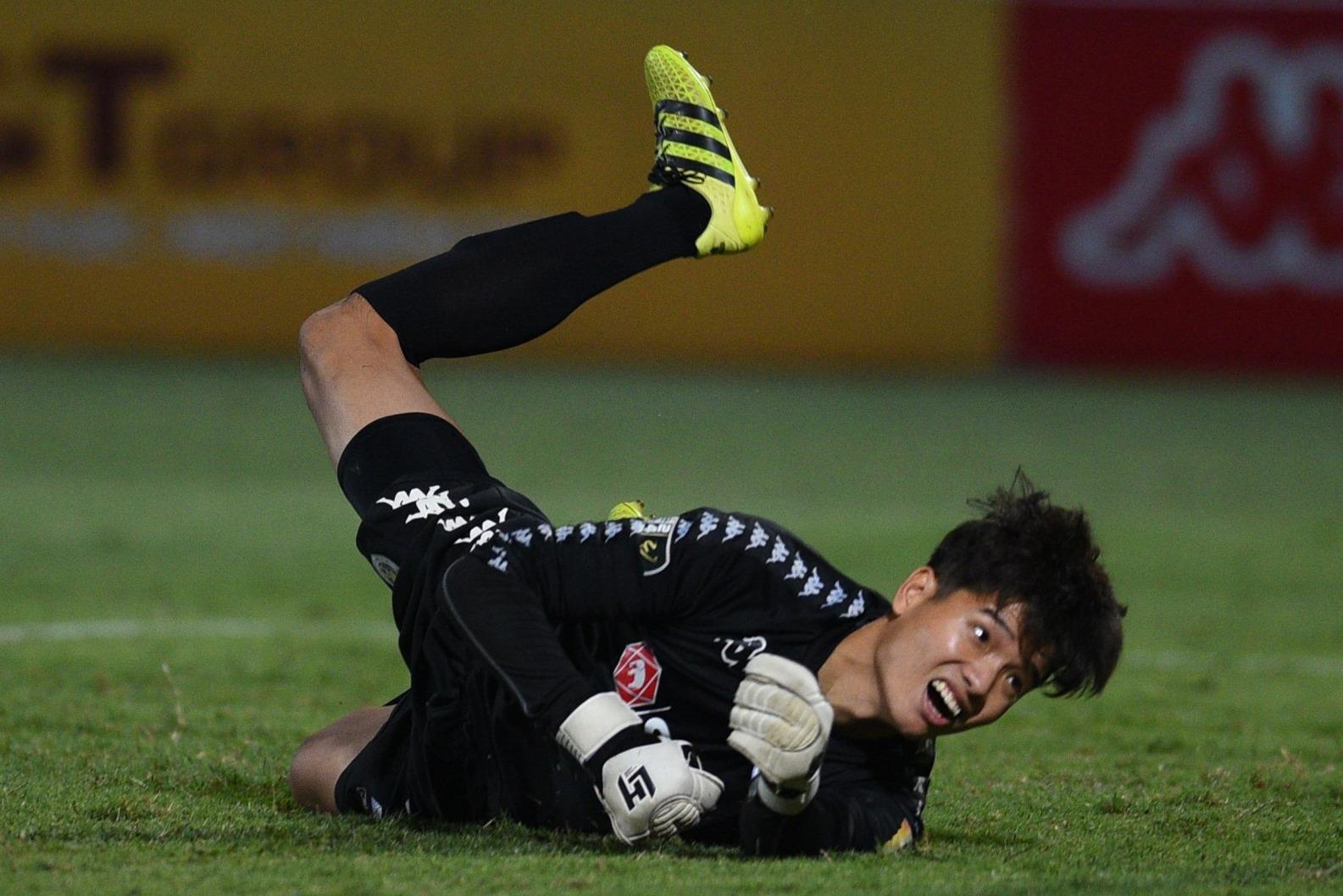 Pha tung nguoi moc bong tung luoi Phi Minh Long hinh anh