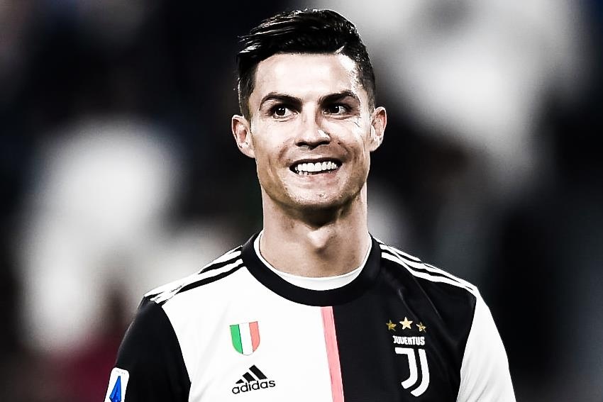 Ronaldo noi gi ve Qua bong Vang? hinh anh