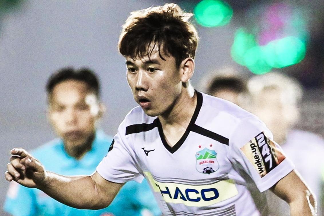 Cu cua long vao goc chu A cua Minh Vuong hinh anh