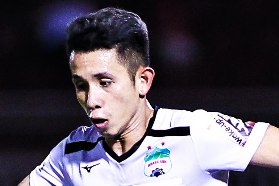 Van Thanh ghi ban sau duong chuyen cheo san cua Hong Duy hinh anh