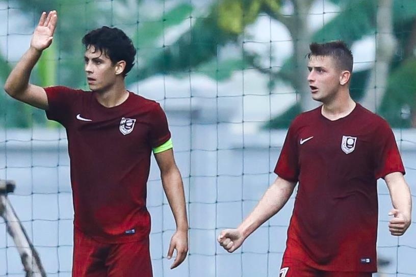 Cu lop bong tung luoi U19 Viet Nam cua Sarajevo hinh anh