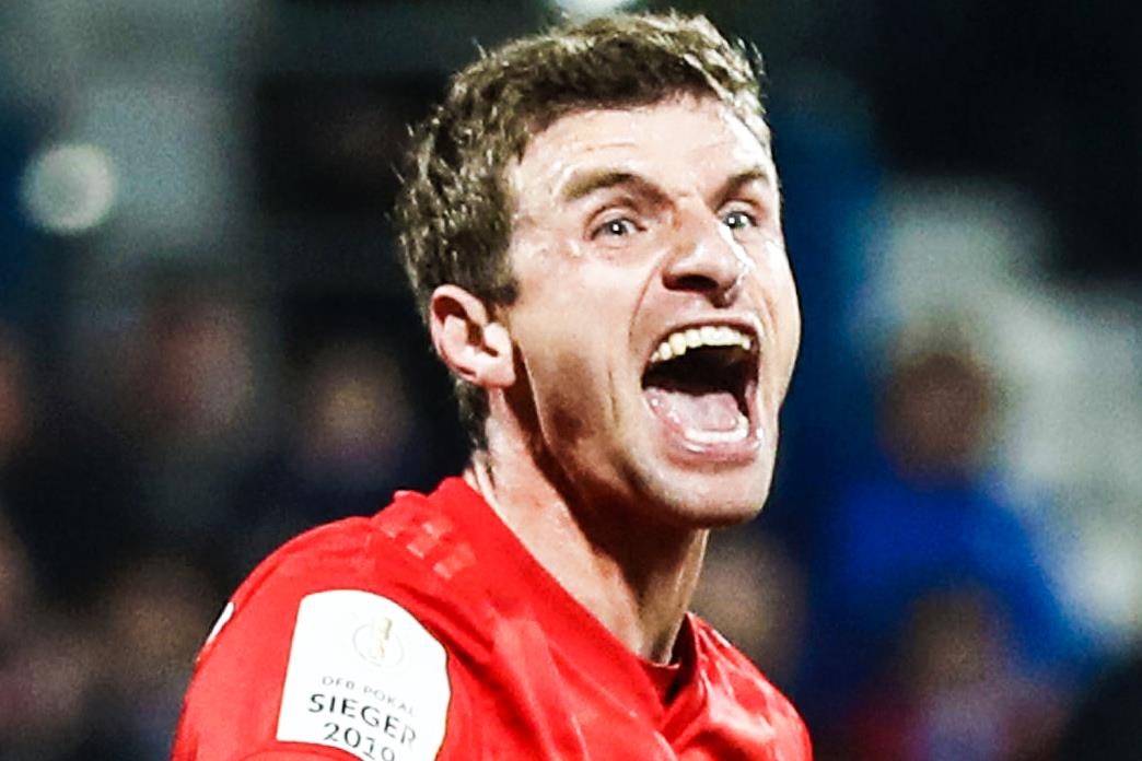 Highlights Mueller ghi ban giai cuu Bayern hinh anh