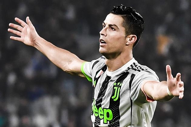 Cu da 11 m o phut 90+6 cua Ronaldo truoc Genoa hinh anh