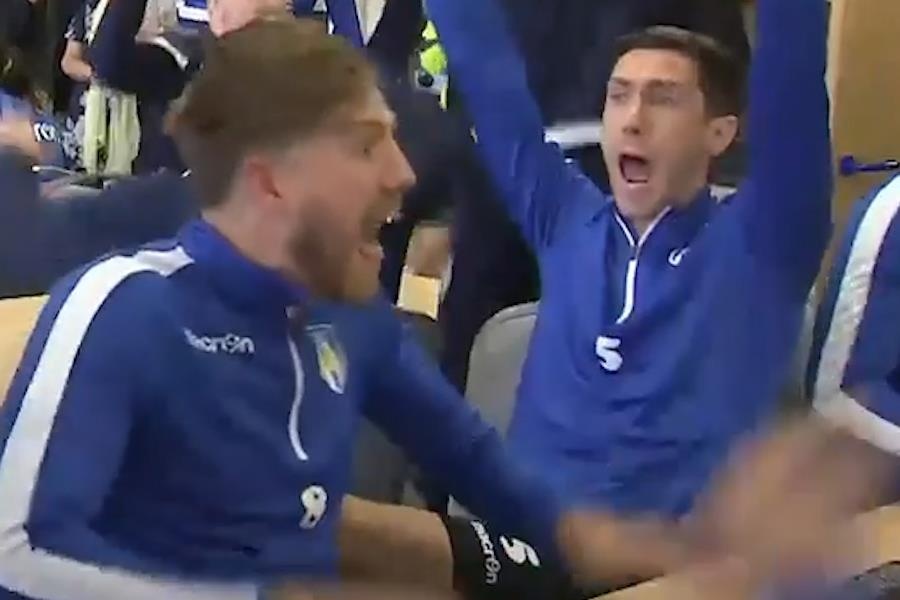 Doi hang ba Anh an mung khi nghe tin gap MU hinh anh