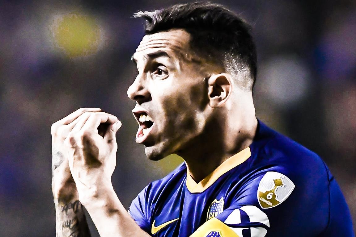 Tevez nga nguoi moc bong ghi ban tai Argentina hinh anh