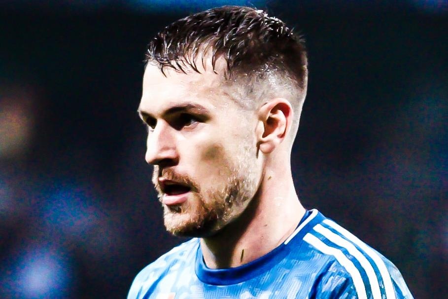 Ramsey ghi ban sau cu da phat cua Ronaldo hinh anh