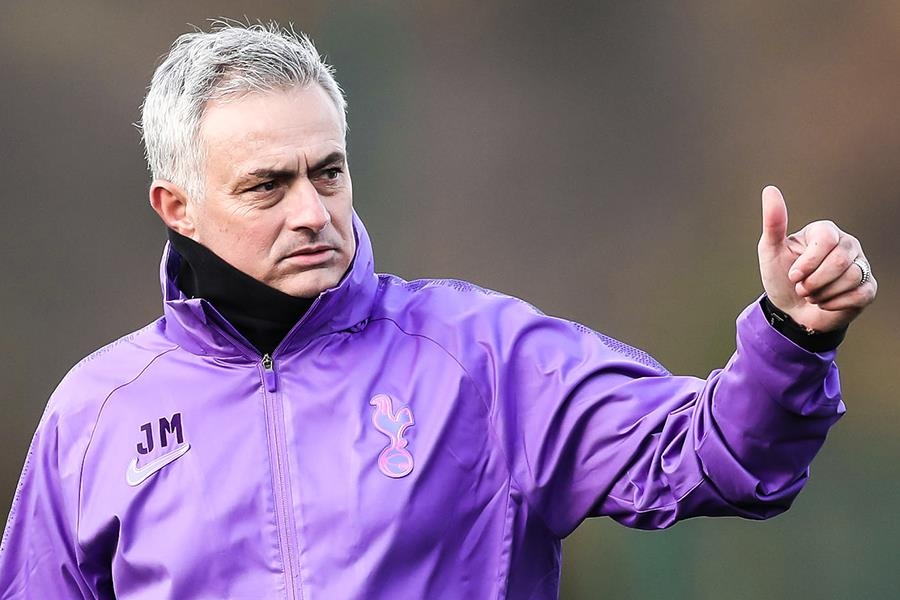 Mourinho khen san Tottenham tot nhat the gioi hinh anh