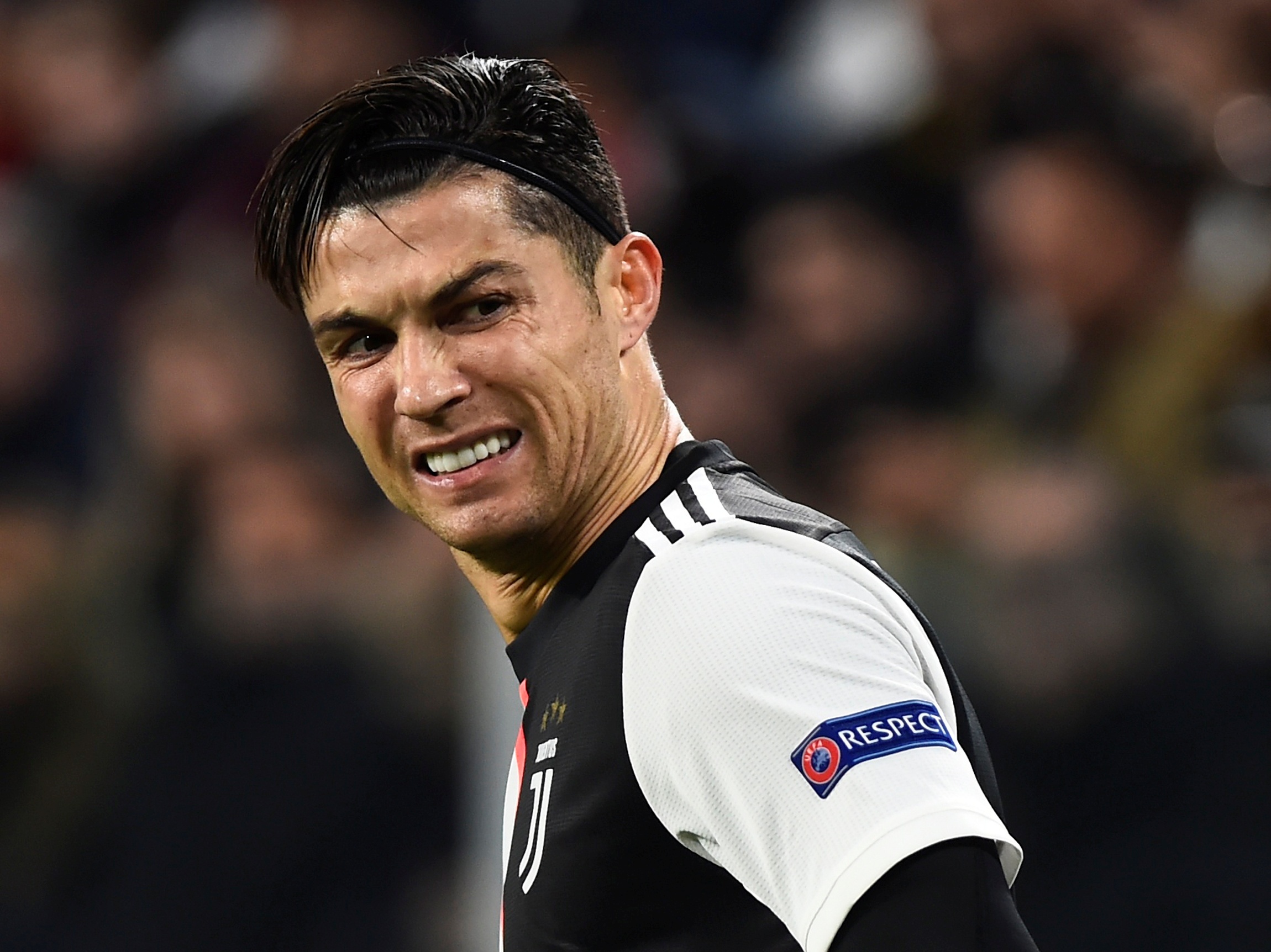 Ronaldo choi tron 90 phut trong tran thang Atletico Madrid hinh anh