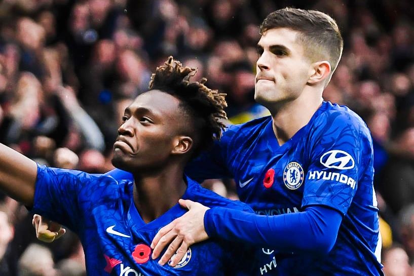 Cau thu Chelsea hoc cach ghi ban qua YouTube hinh anh