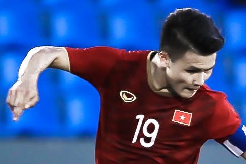 Quang Hai sut tung luoi Saudi Arabia hinh anh