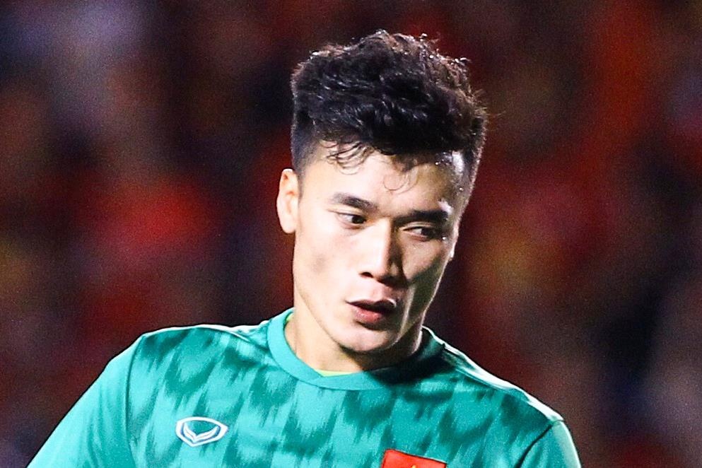 Sai lam cua Bui Tien Dung truoc U22 Indonesia hinh anh