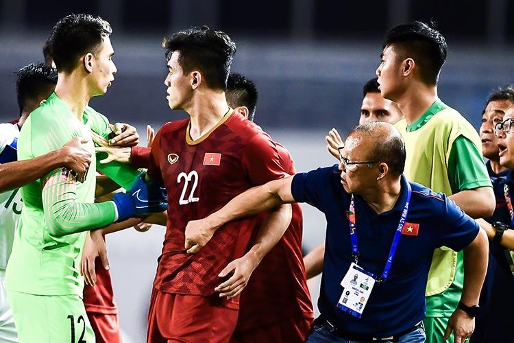 HLV Park phan ung khi U22 Viet Nam va cham voi Indonesia hinh anh