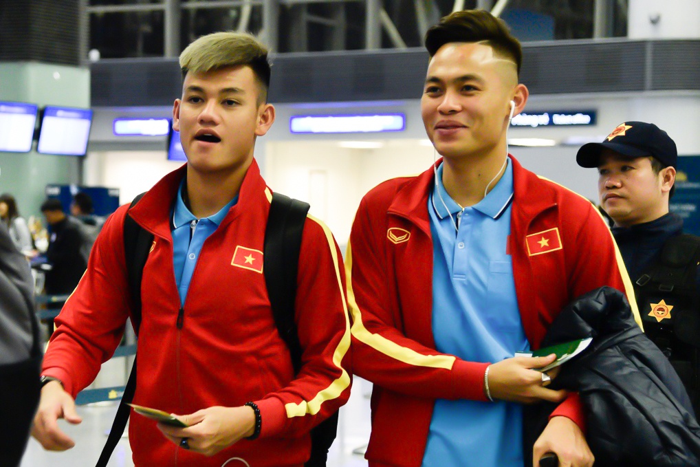 U23 Viet Nam len duong sang Han Quoc hinh anh